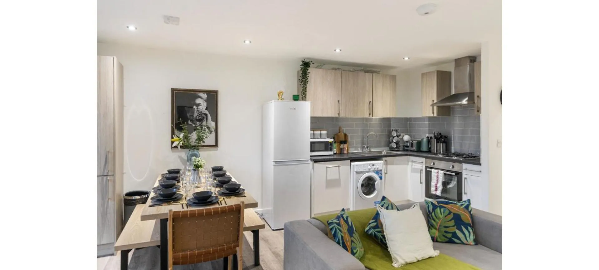 A Splash Of Color: Spacious & Funky 3-Br Flat London United Kingdom