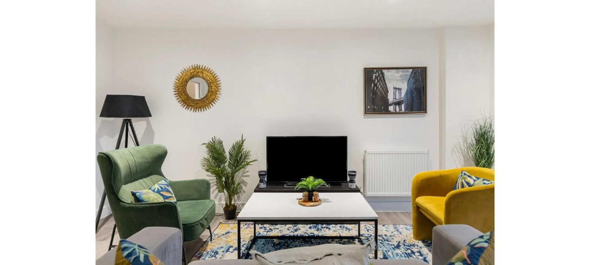 Apartment A Splash Of Color: Spacious & Funky 3-Br Flat London United Kingdom