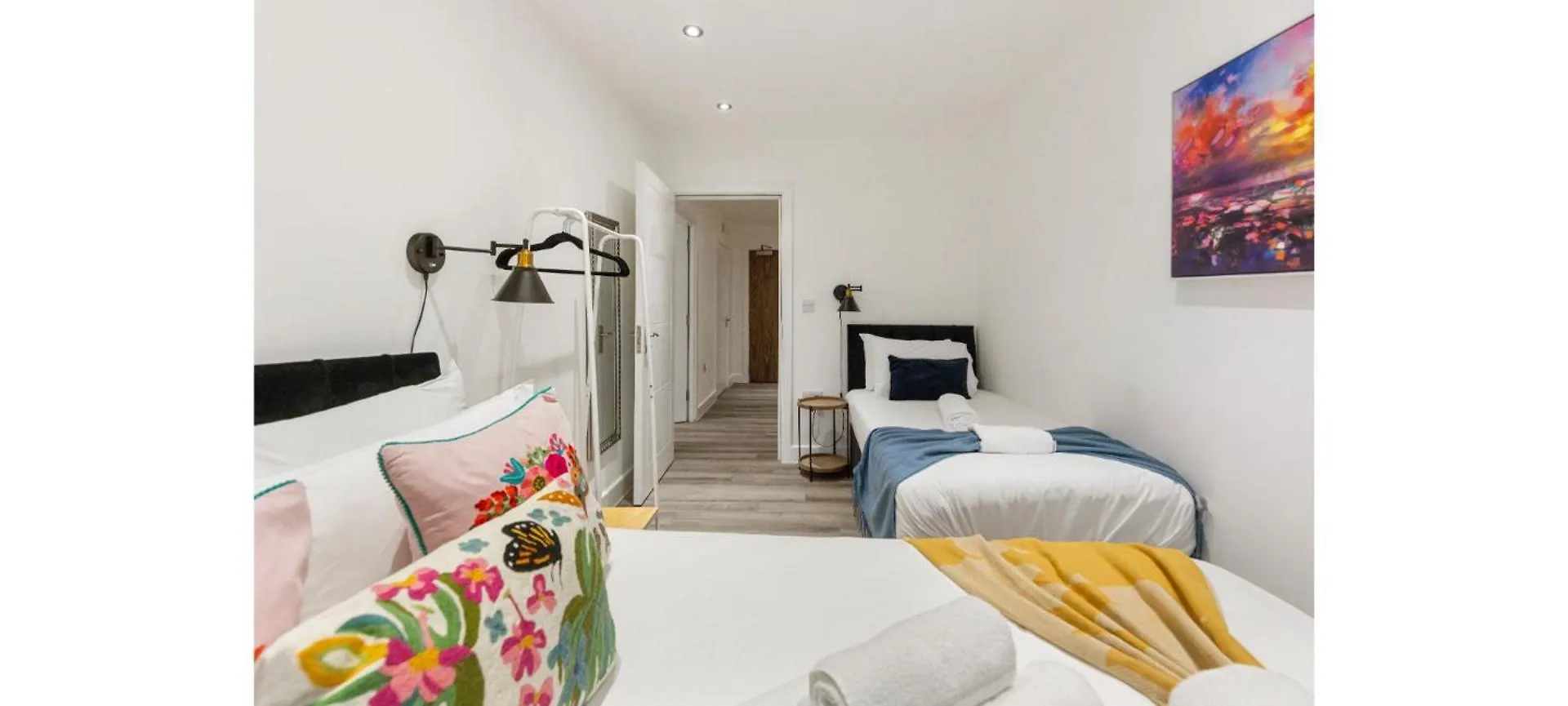 A Splash Of Color: Spacious & Funky 3-Br Flat London