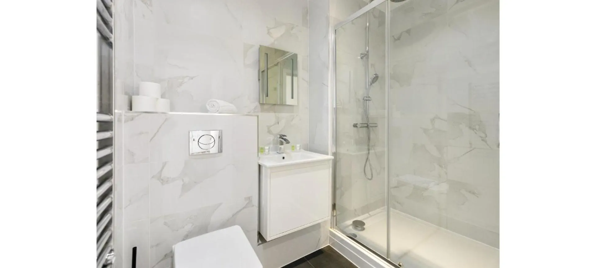Apartment A Splash Of Color: Spacious & Funky 3-Br Flat London United Kingdom